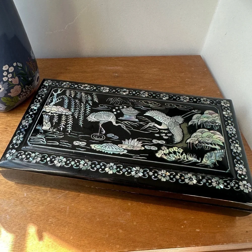 Rare Vintage 1982 Black Lacquered Smoking Box with Morher of pearl Inlay Design
